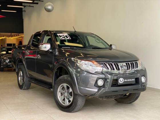 MITSUBISHI L200 TRITON 2.4 16V TURBO DIESEL SPORT HPE CD 4P 4X4 AUTOMÁTICO
